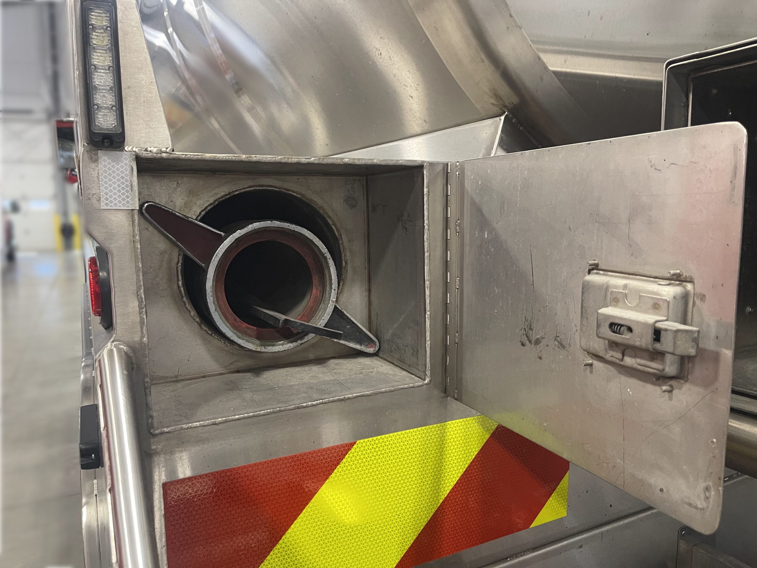 1993 International Walker 3,000 Gallon Tanker #716330