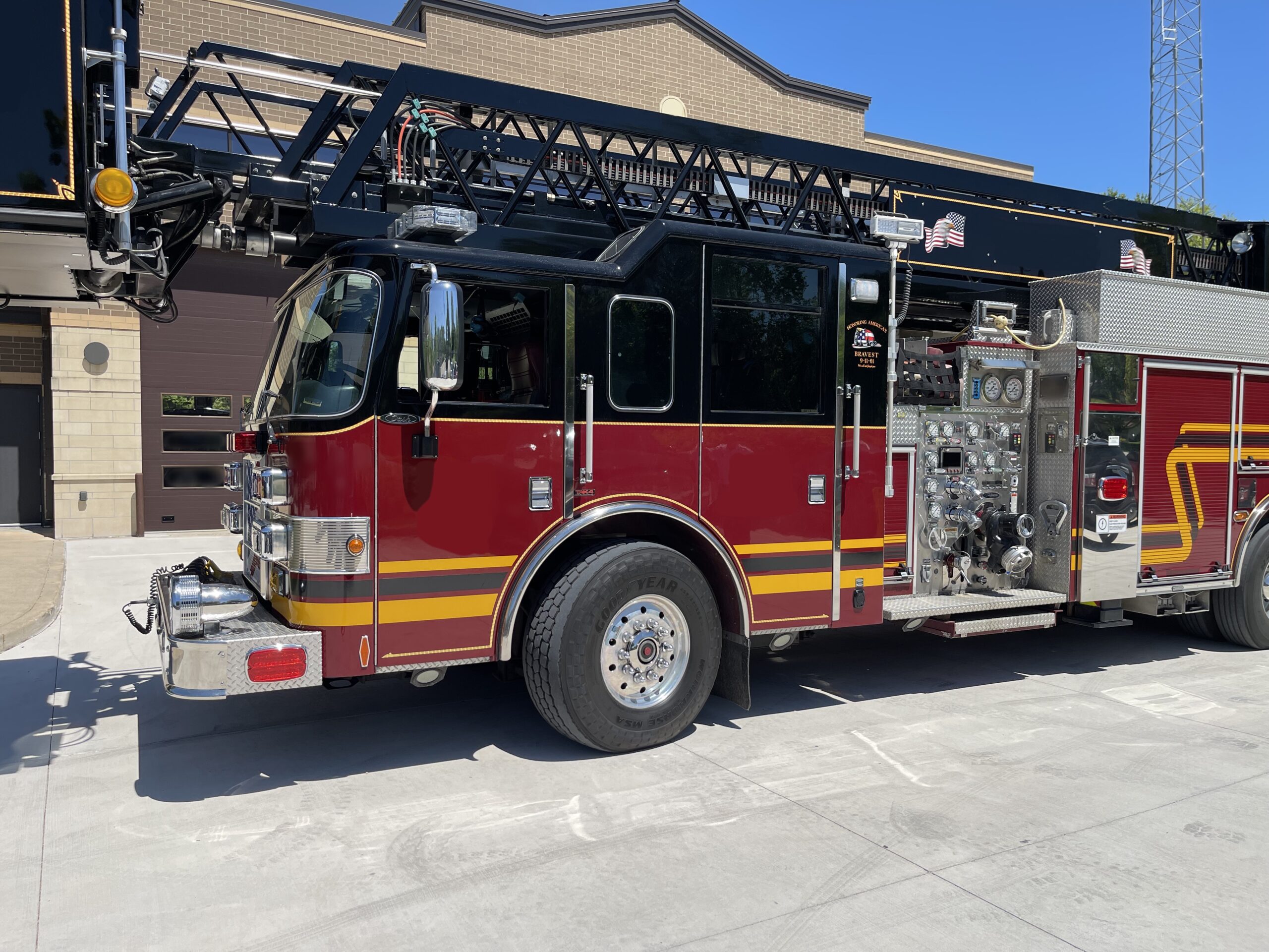 2003 Pierce 100′ Tower #716336