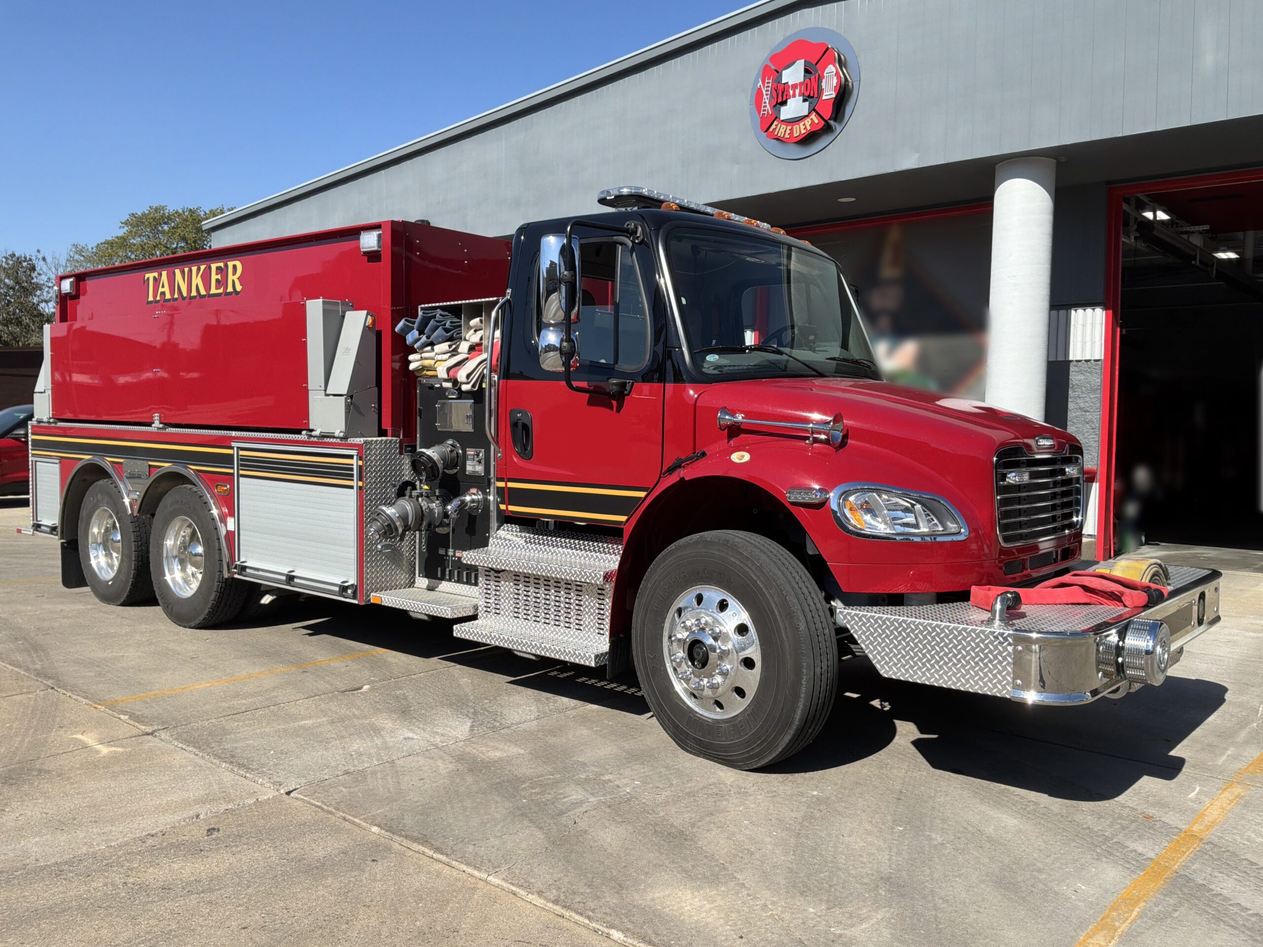 2018 Freightliner Pierce 3,000 Gallon Tanker Pumper #716339