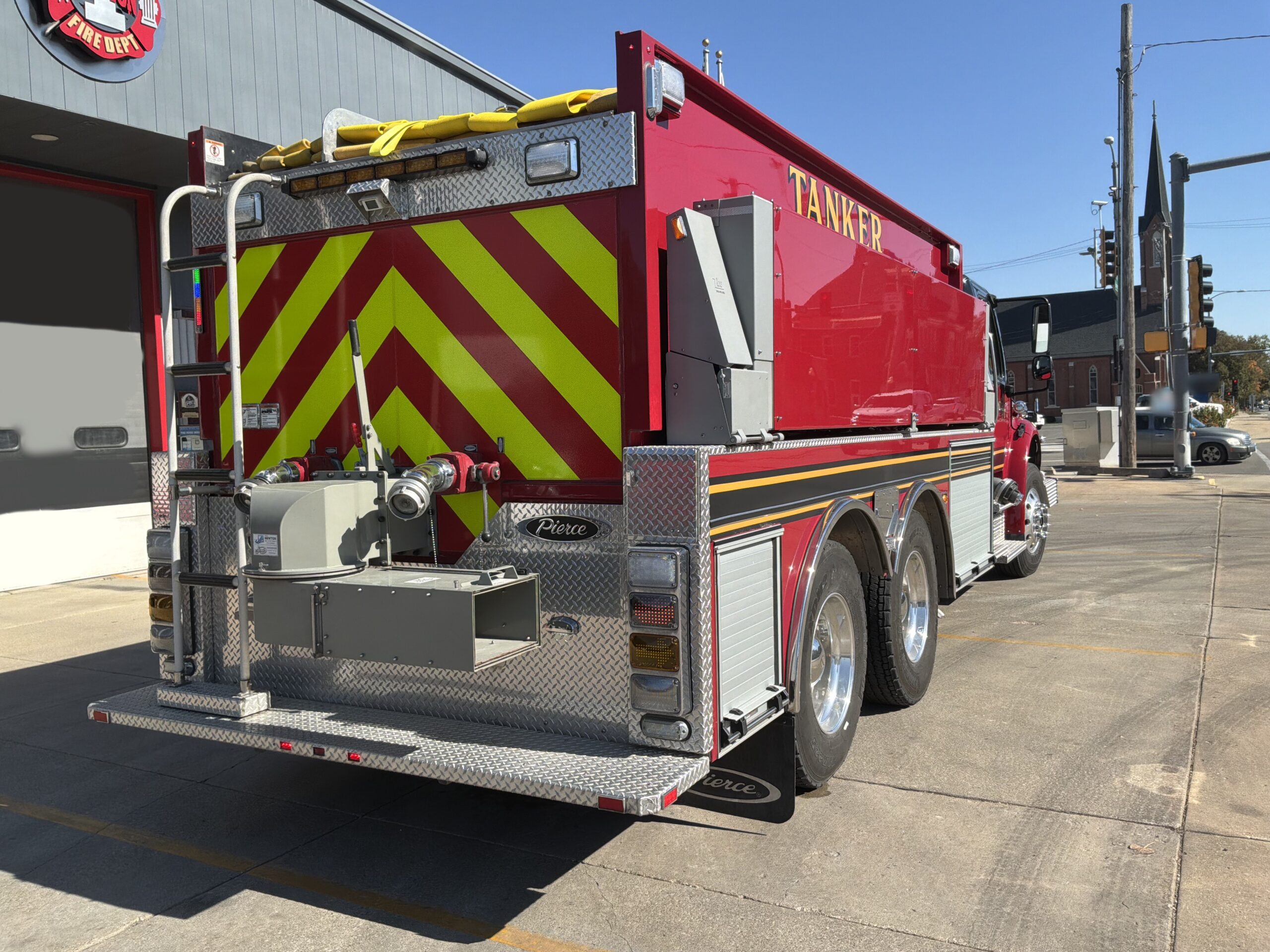 2018 Freightliner Pierce 3,000 Gallon Tanker Pumper #716339