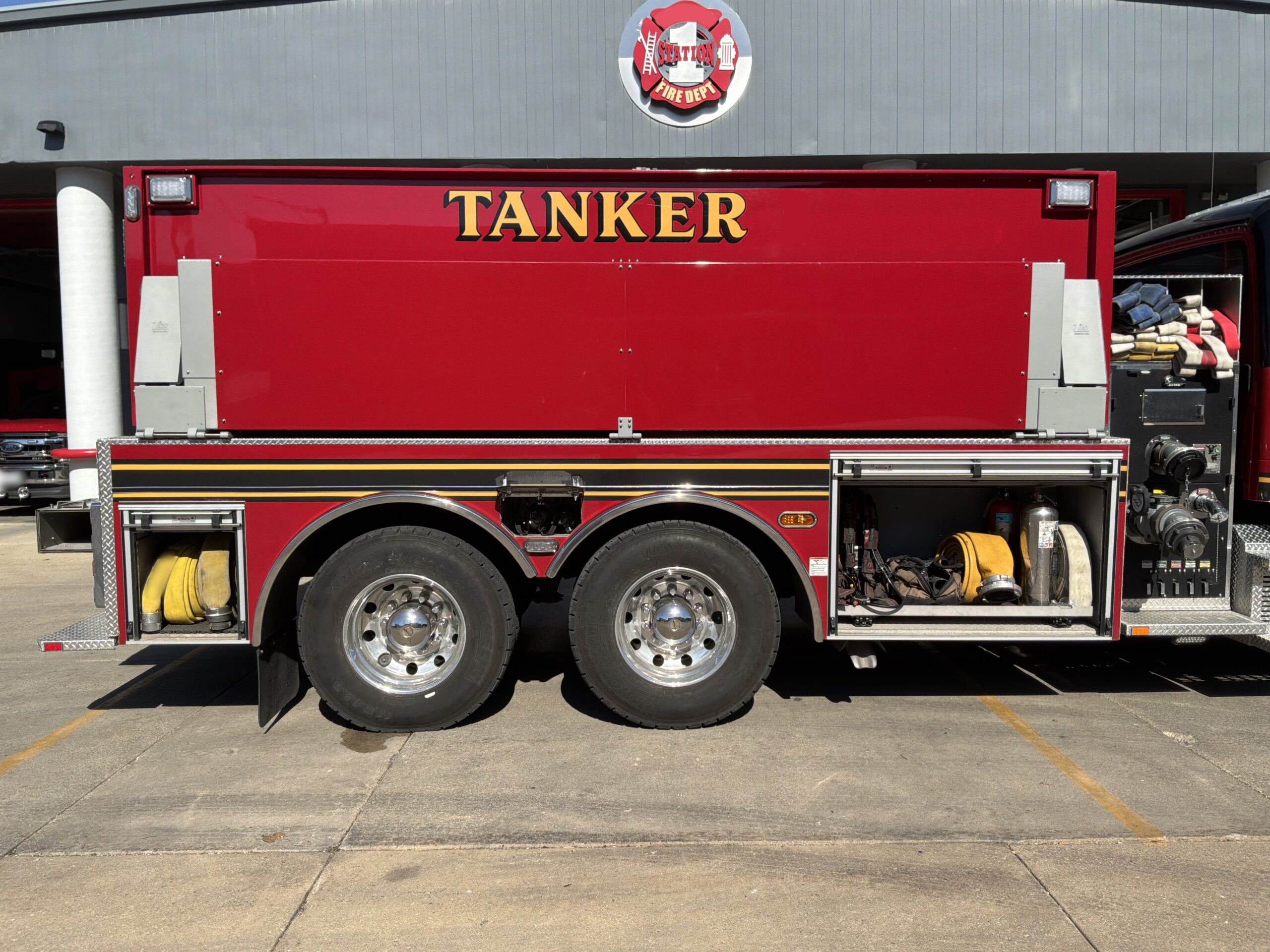 2018 Freightliner Pierce 3,000 Gallon Tanker Pumper #716339